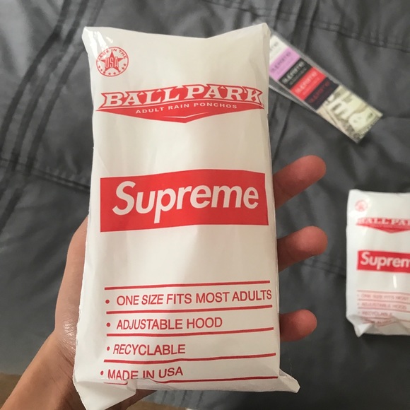 supreme ballpark poncho - Picture 3 of 5